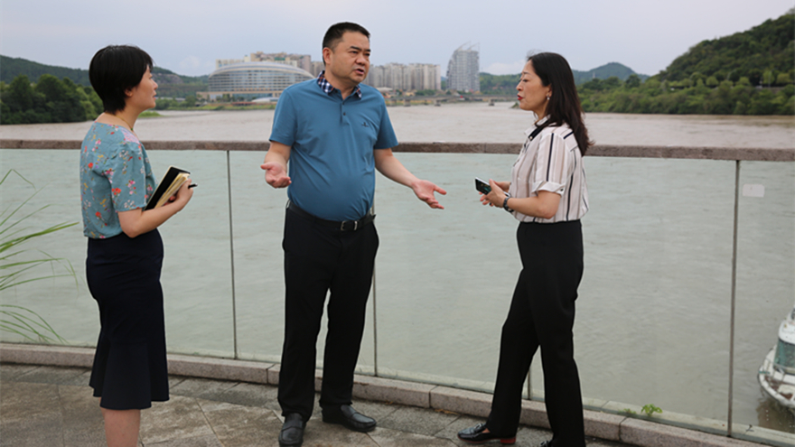 ���ŵ�ί��ǡ����³�Ф�ֶ������������ͷ��Ѵ���